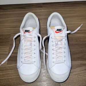 Nike Women’s Low Blazers Sneakers